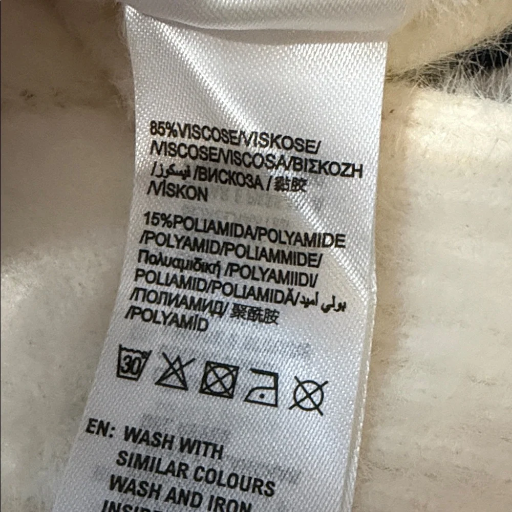 Left Point White Crewneck Sweater Runs Small ( Fits Medium ) - Picture 11 of 11